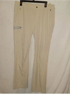 Ultimate Terrain Trailhead Women Size 12 Beige Hiking Pants Water Resistant (GX)